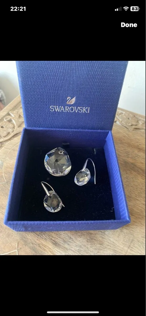 Swarovski Galet Earings and Pendant - Image 2