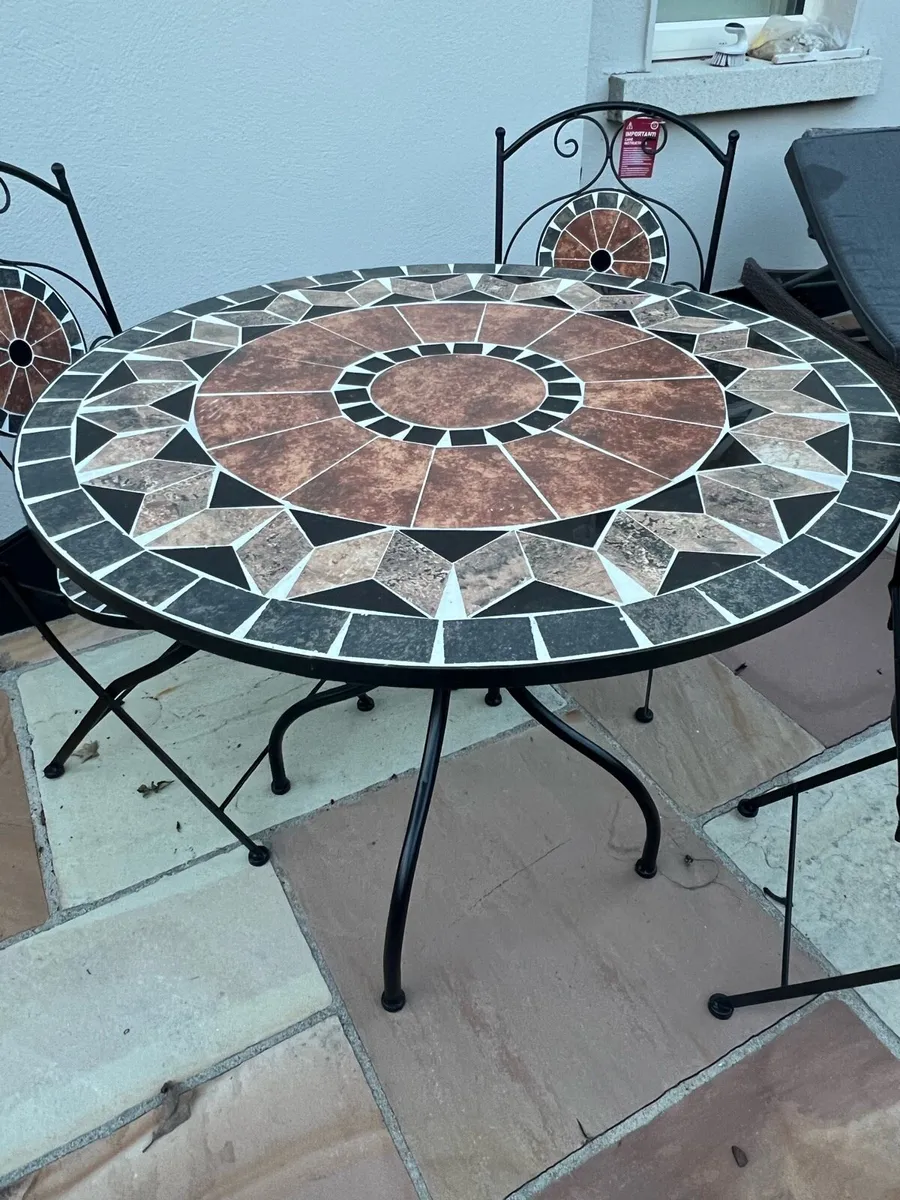 Garden table and chairs - Image 2
