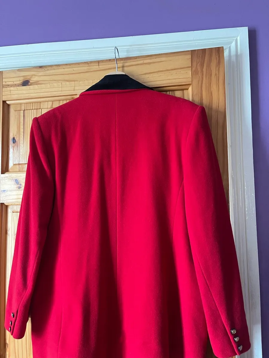 Ladies red and black jacket size 16 - Image 4