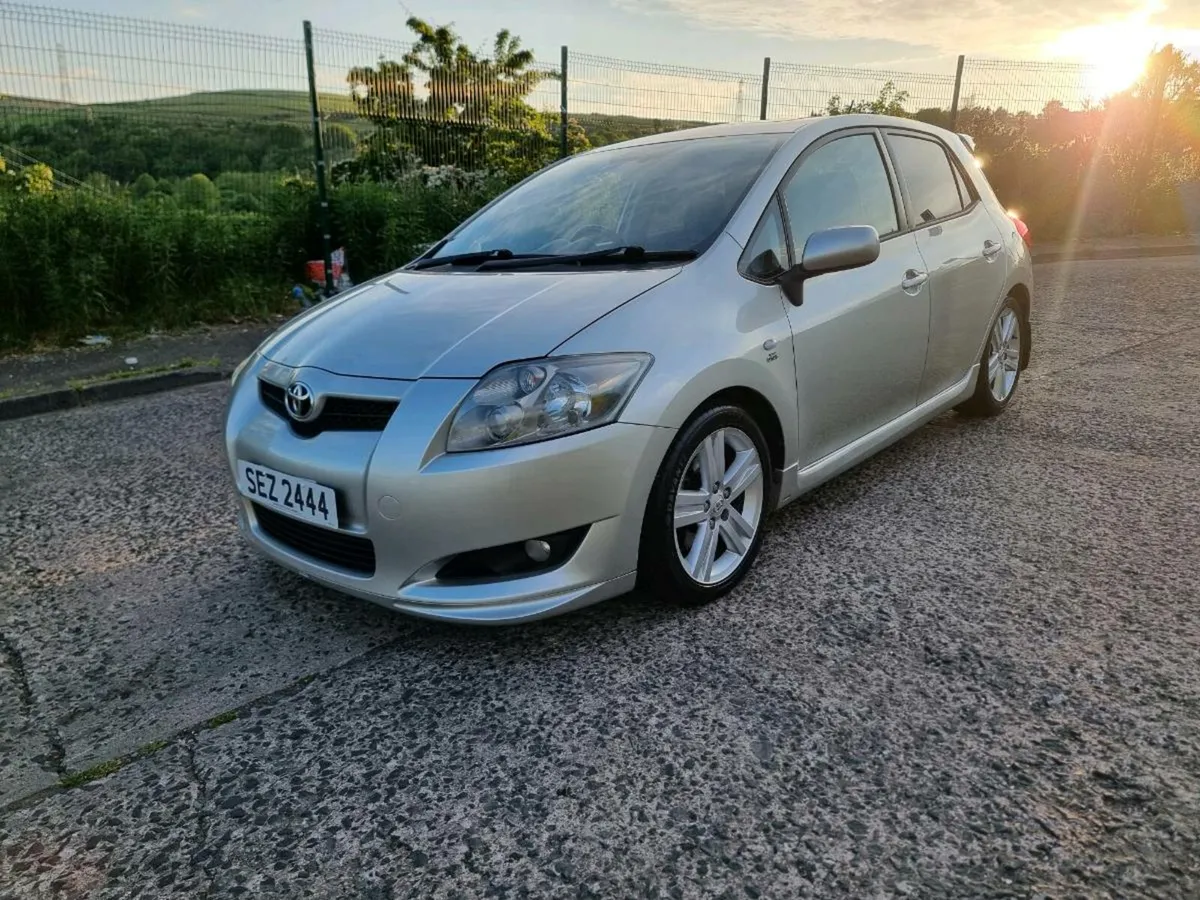 Toyota auris 2.2 t180 d-cat low miles - Image 2