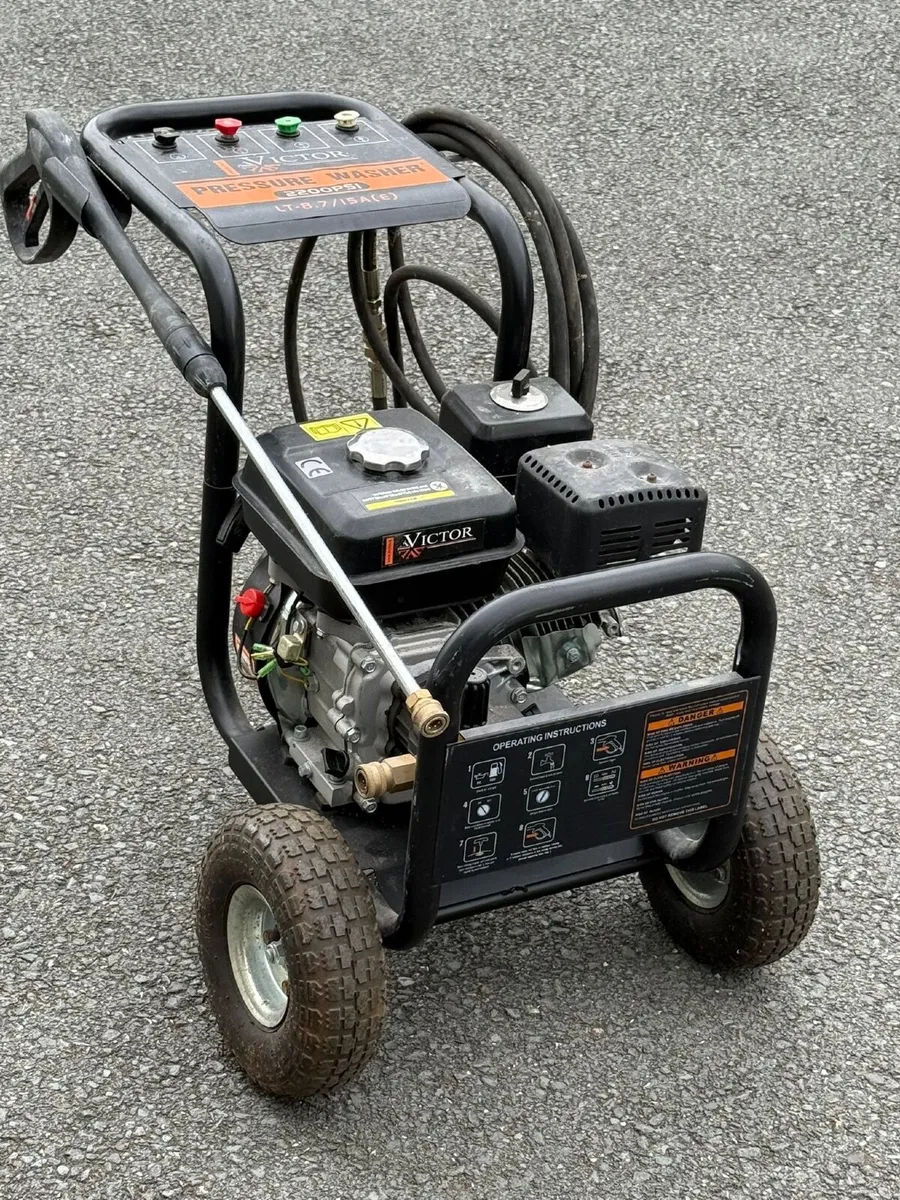 Victor 2200PSI Pressure Washer - Image 2