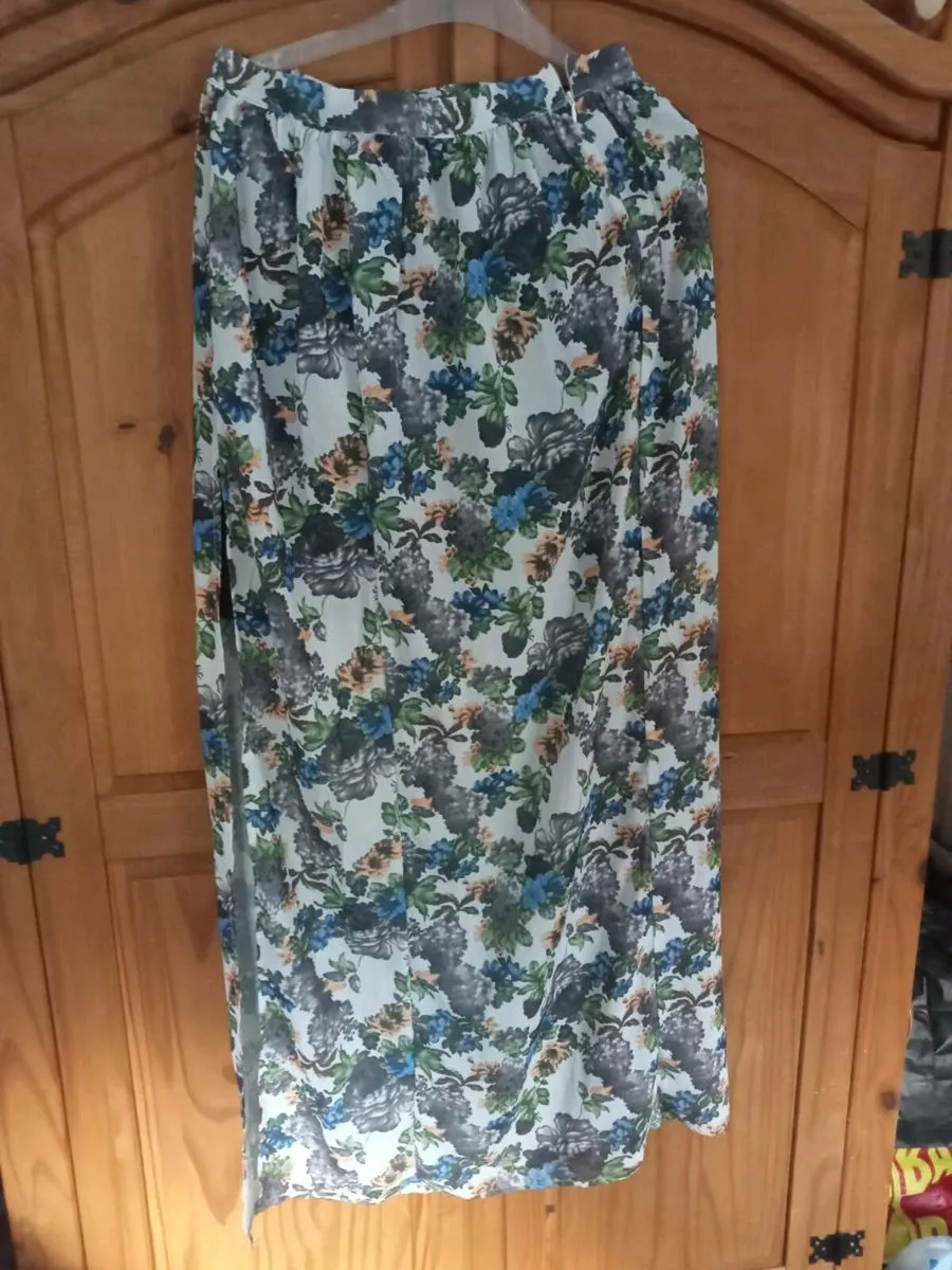 Ladies dress and maxi skirt size 10 bundle - Image 3