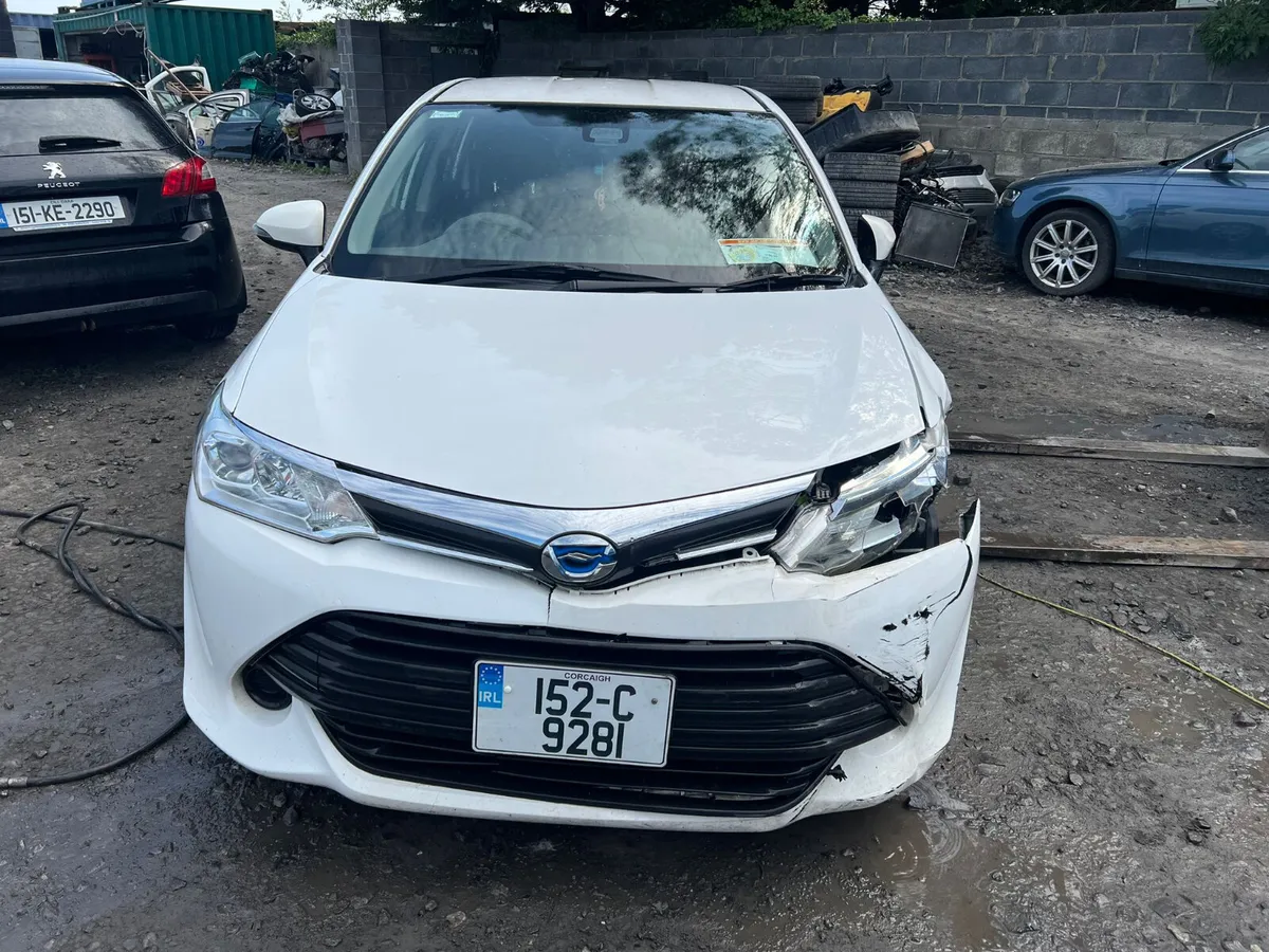 2015 Toyota Corolla Fielder 1.5 Hybrid Automatic - Image 1
