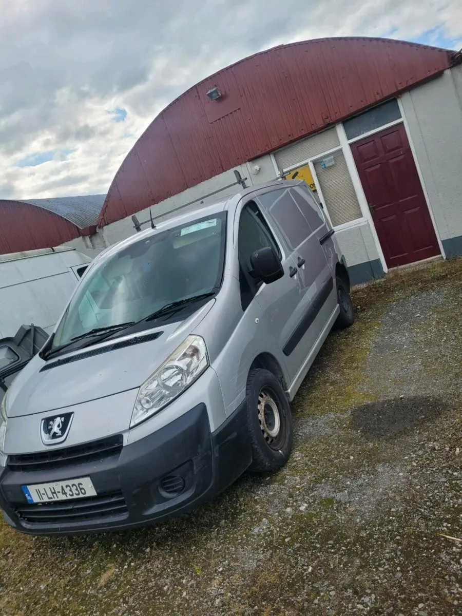 Peugeot exper ON HOLD - Image 1