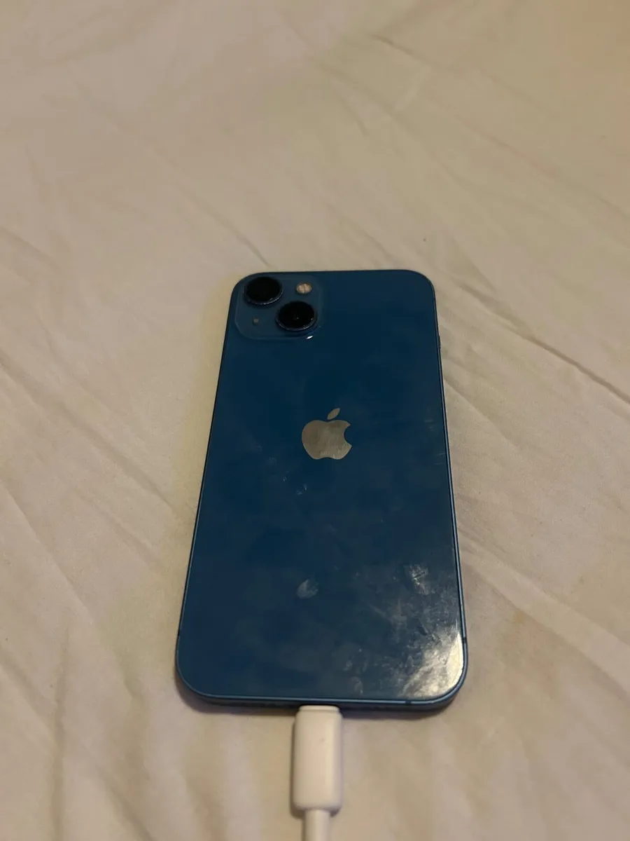 iPhone 13 - Image 2