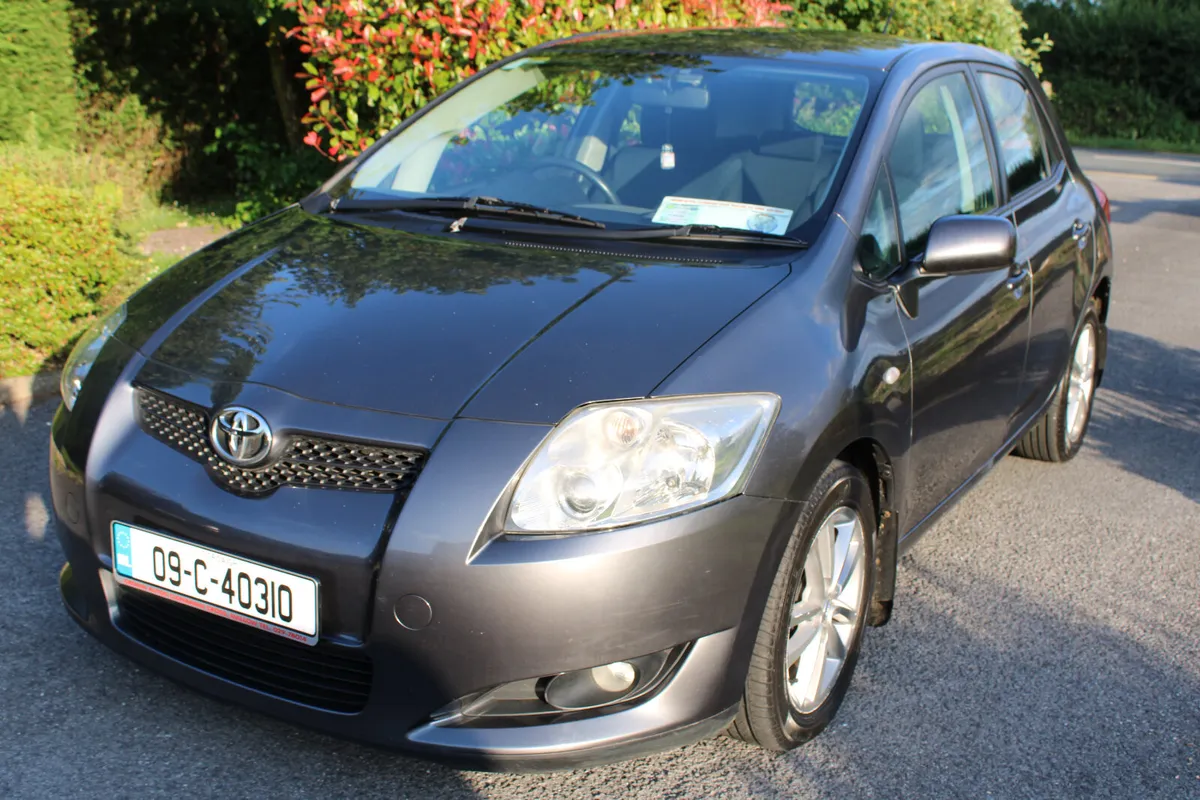 2009 TOYOTA AURIS  TR/LUNA 1.4 D4D - Image 1