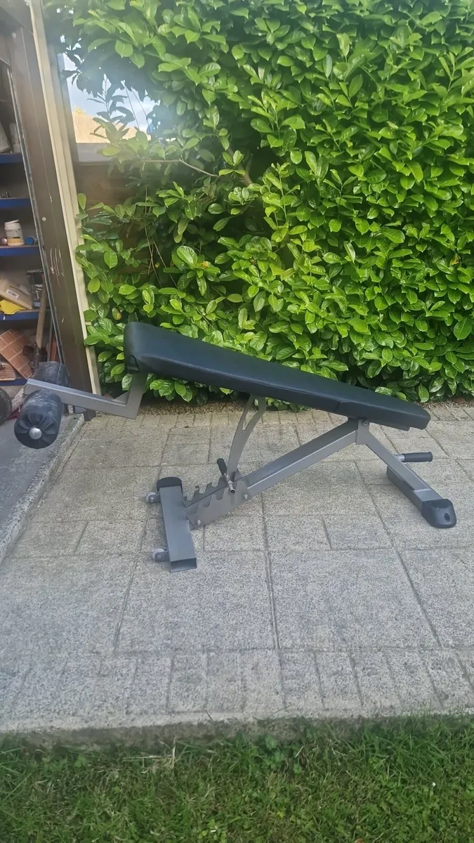 FULLY ADJUSTABLE BENCH - Image 2