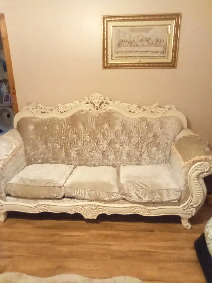 Italian settee 200 euro need it gone - Image 3