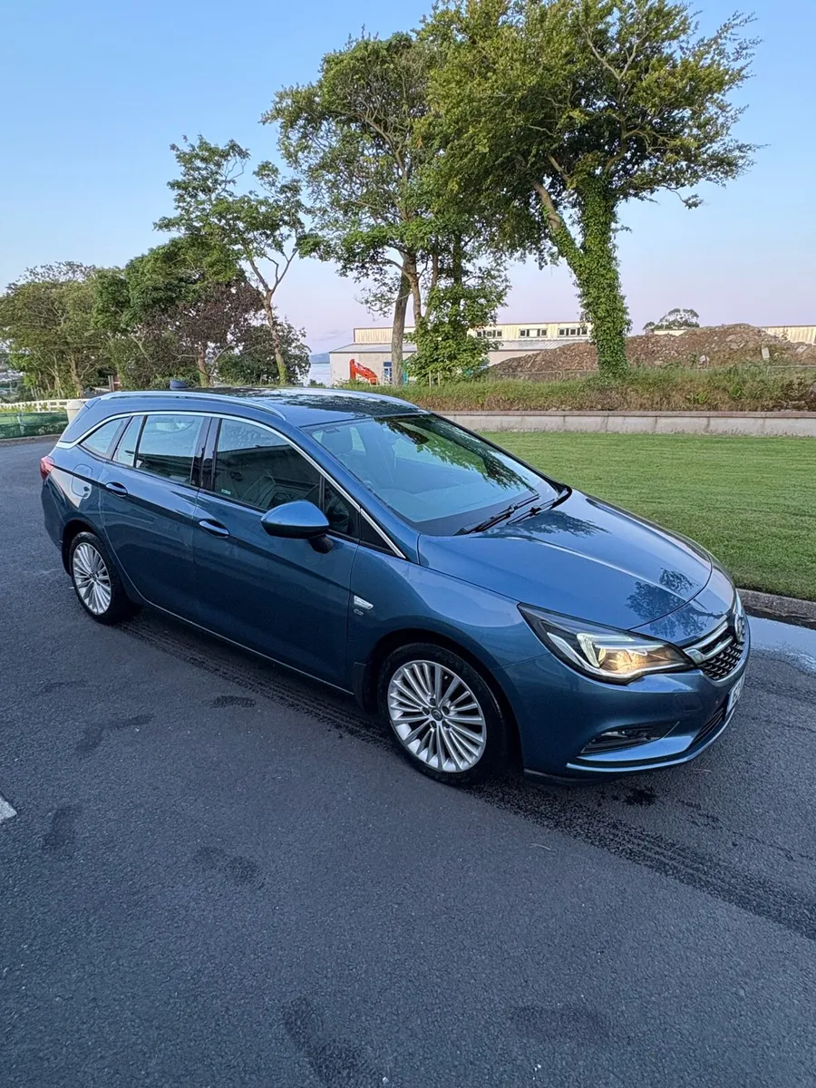 Vauxhall Astra 1.6 CDTI Elite Nav 110PS - Image 2