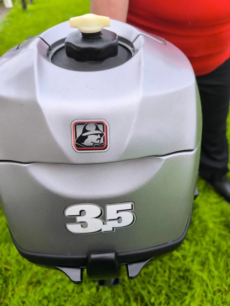Mariner outboard motor as new - Image 3