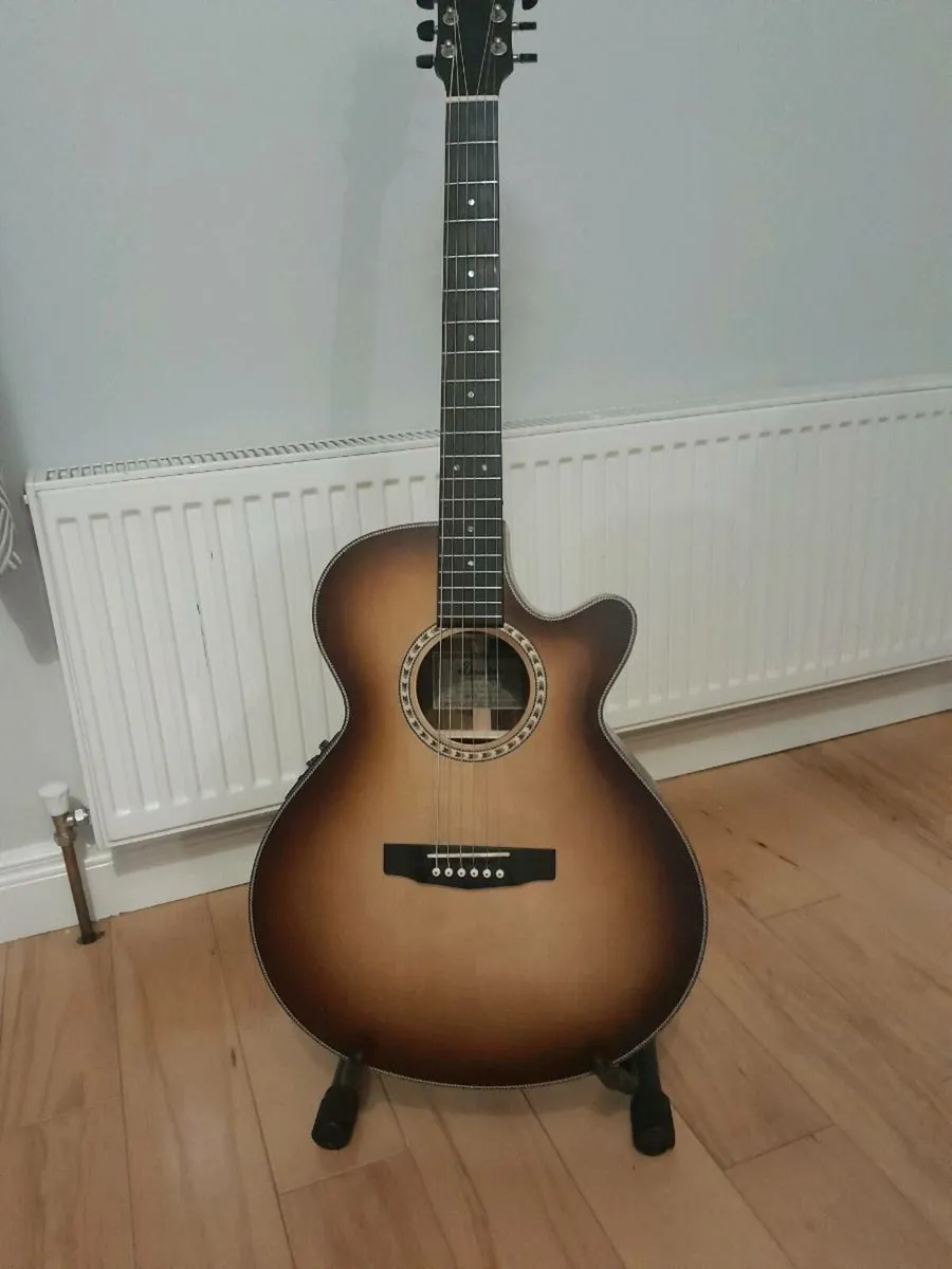Guitar - Image 4