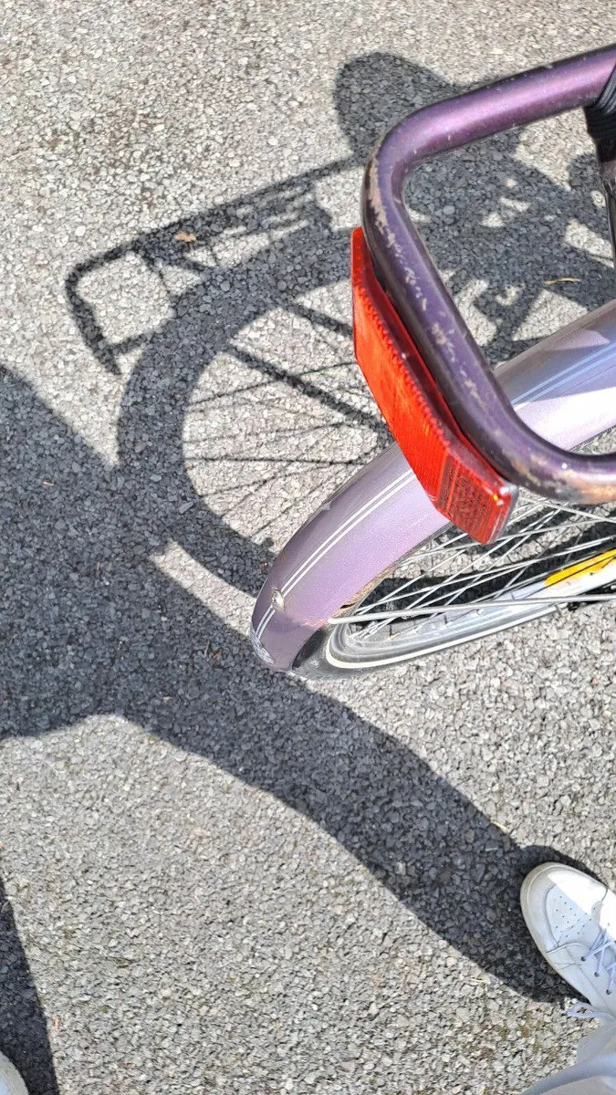 Ladies bicycle - Image 1
