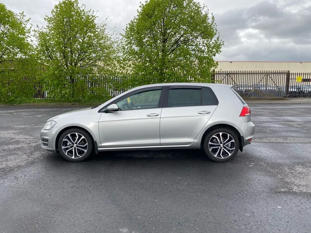 2014 Volkswagen Golf - Image 1