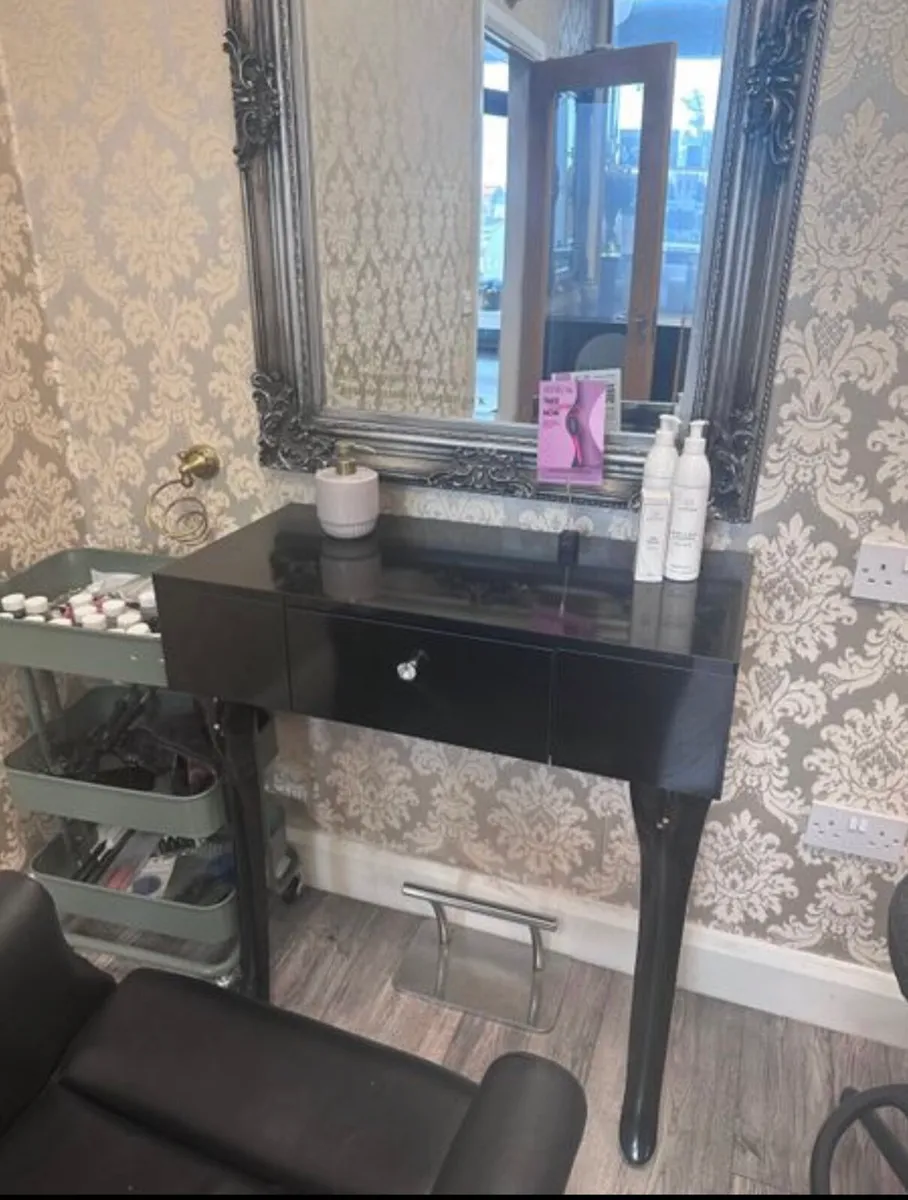 Beauty Desk