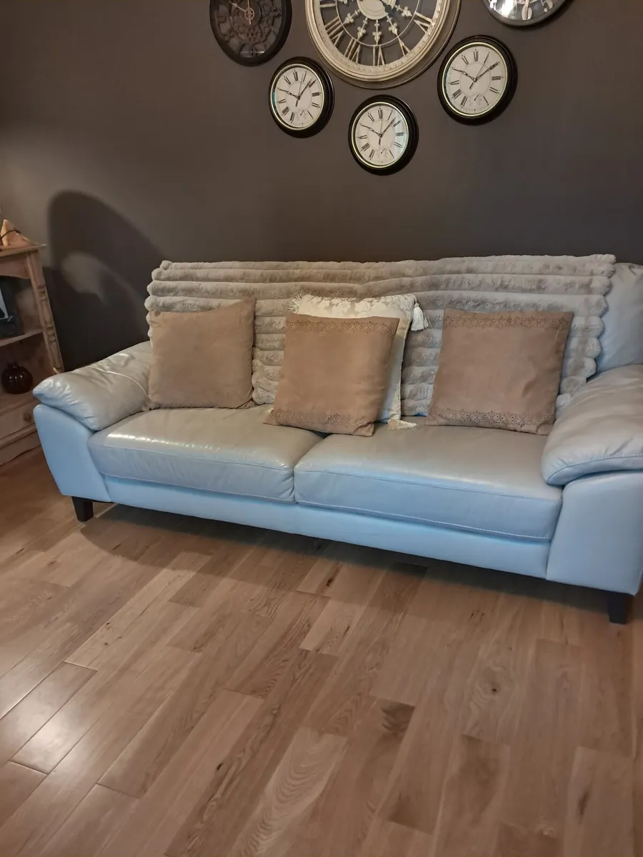 Leather sofa snd chair - Image 1
