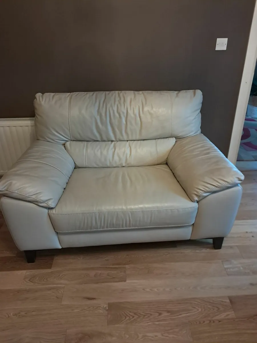 Leather sofa snd chair - Image 2