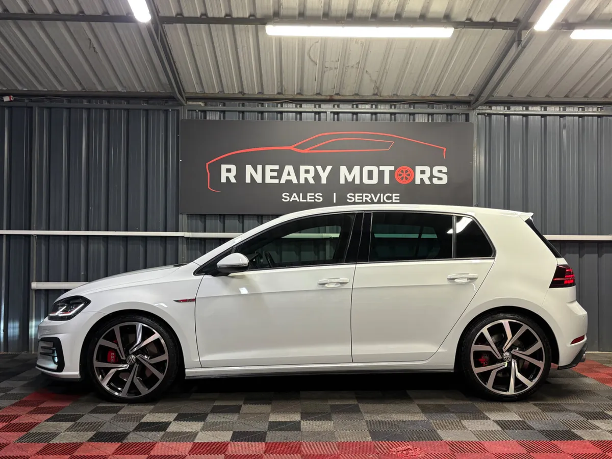 2019 Volkswagen Golf 2.0 TSI 245HP GTI DSG - Image 3