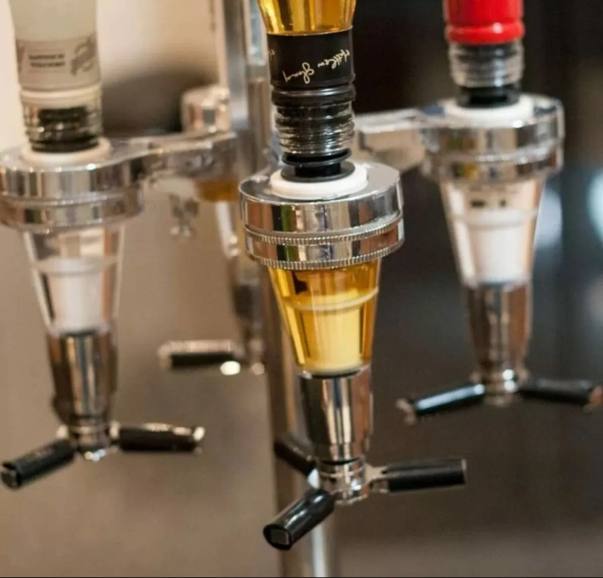 4 Bottle Rotary Home Bar Drinks Optic Dispenser - Image 4