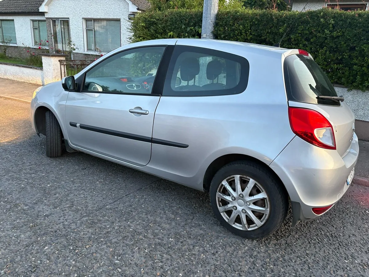 2011 Renault Clio 1.1 Petrol NEW NCT Just Passed.. - Image 4