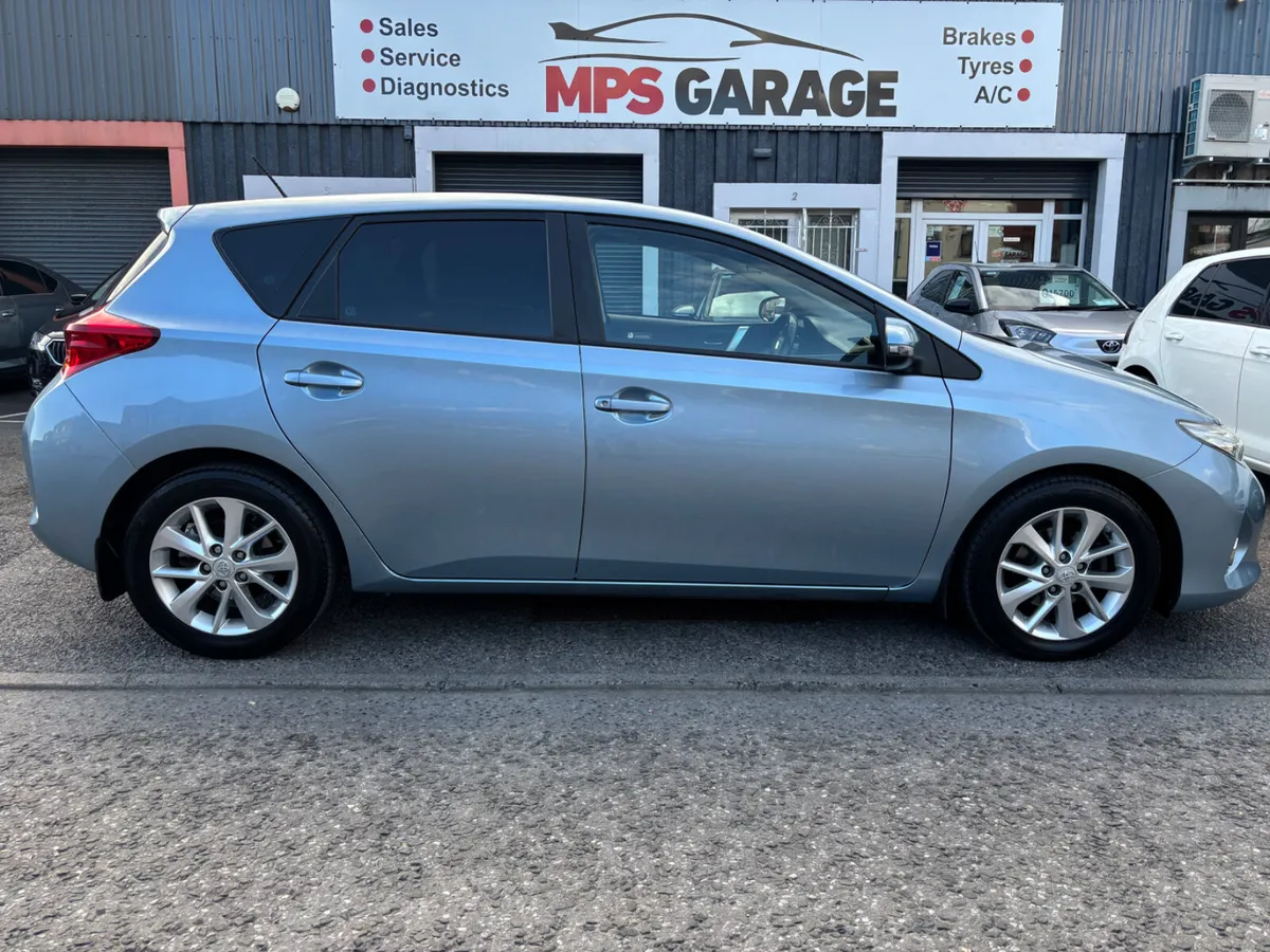 2014 Toyota Auris 1.4 D4-D Aura Diesel - Image 1