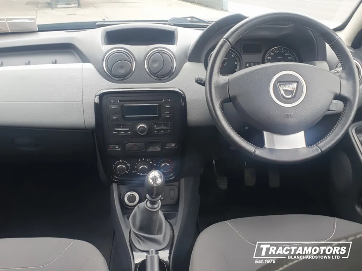 Dacia Duster SIGNATURE 1.5 DCI 110 4 4DR - Image 2