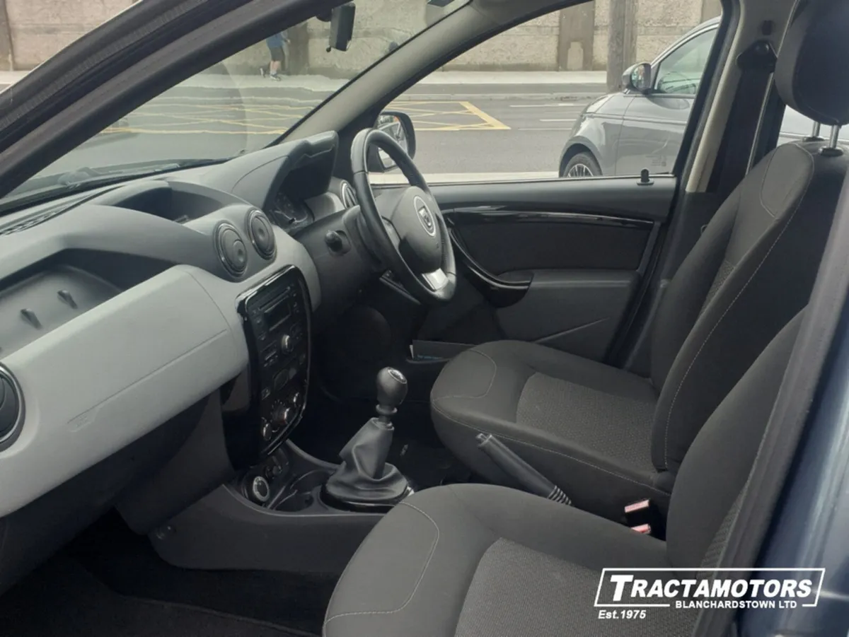 Dacia Duster SIGNATURE 1.5 DCI 110 4 4DR - Image 4