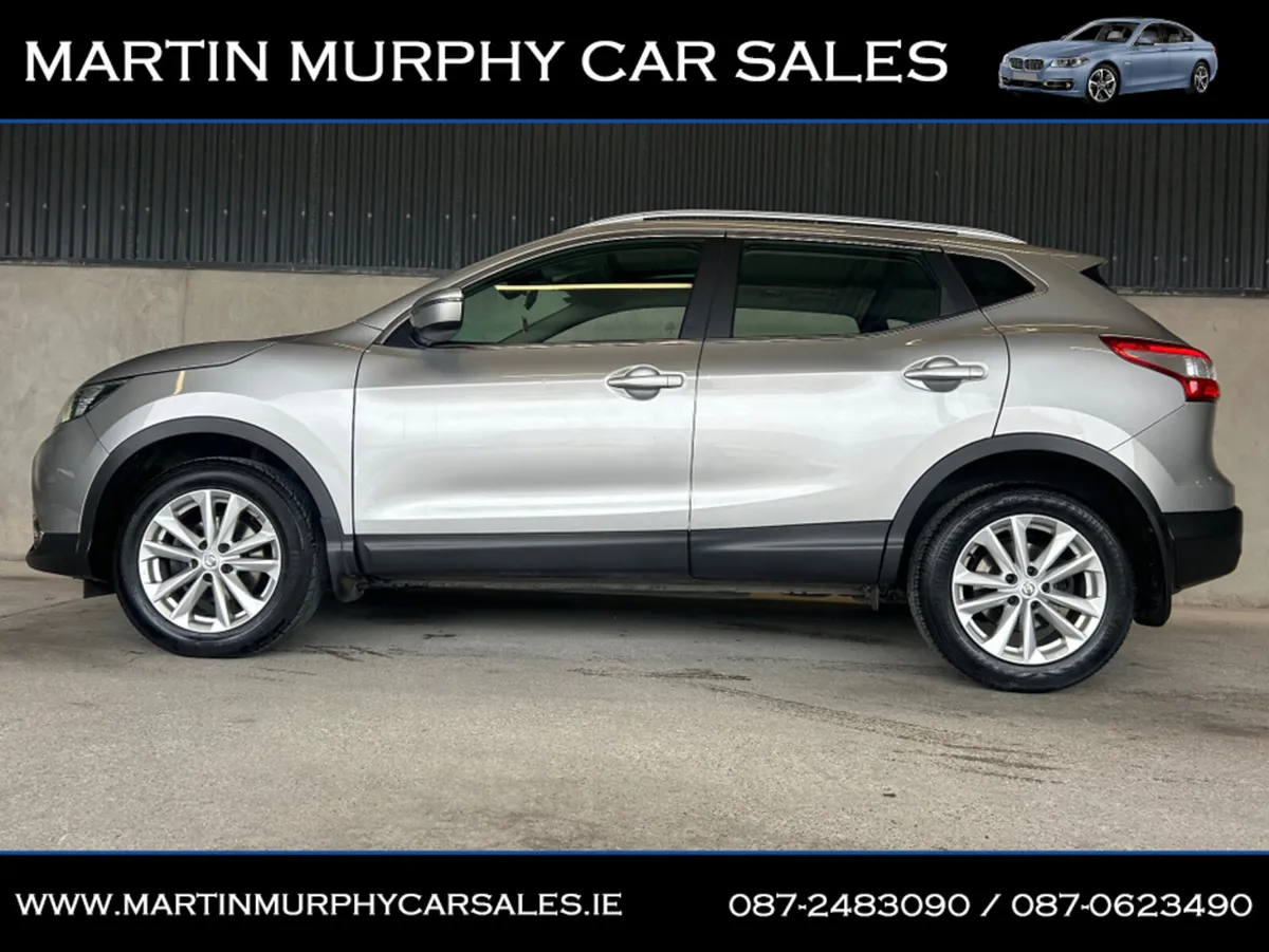 Nissan Qashqai 1.5 SV * GLASS ROOF * - Image 3