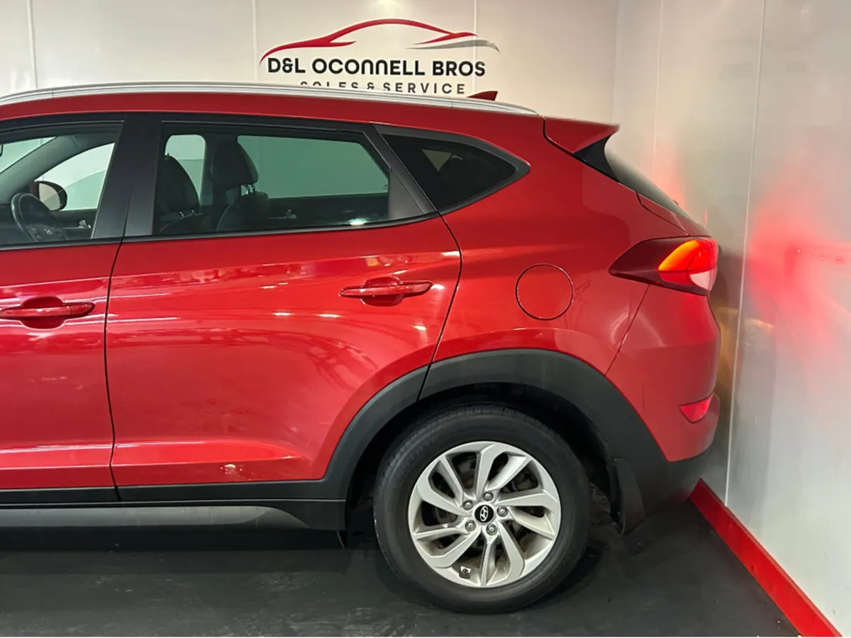 Hyundai Tucson EXECUTIVE 5DR - Image 3