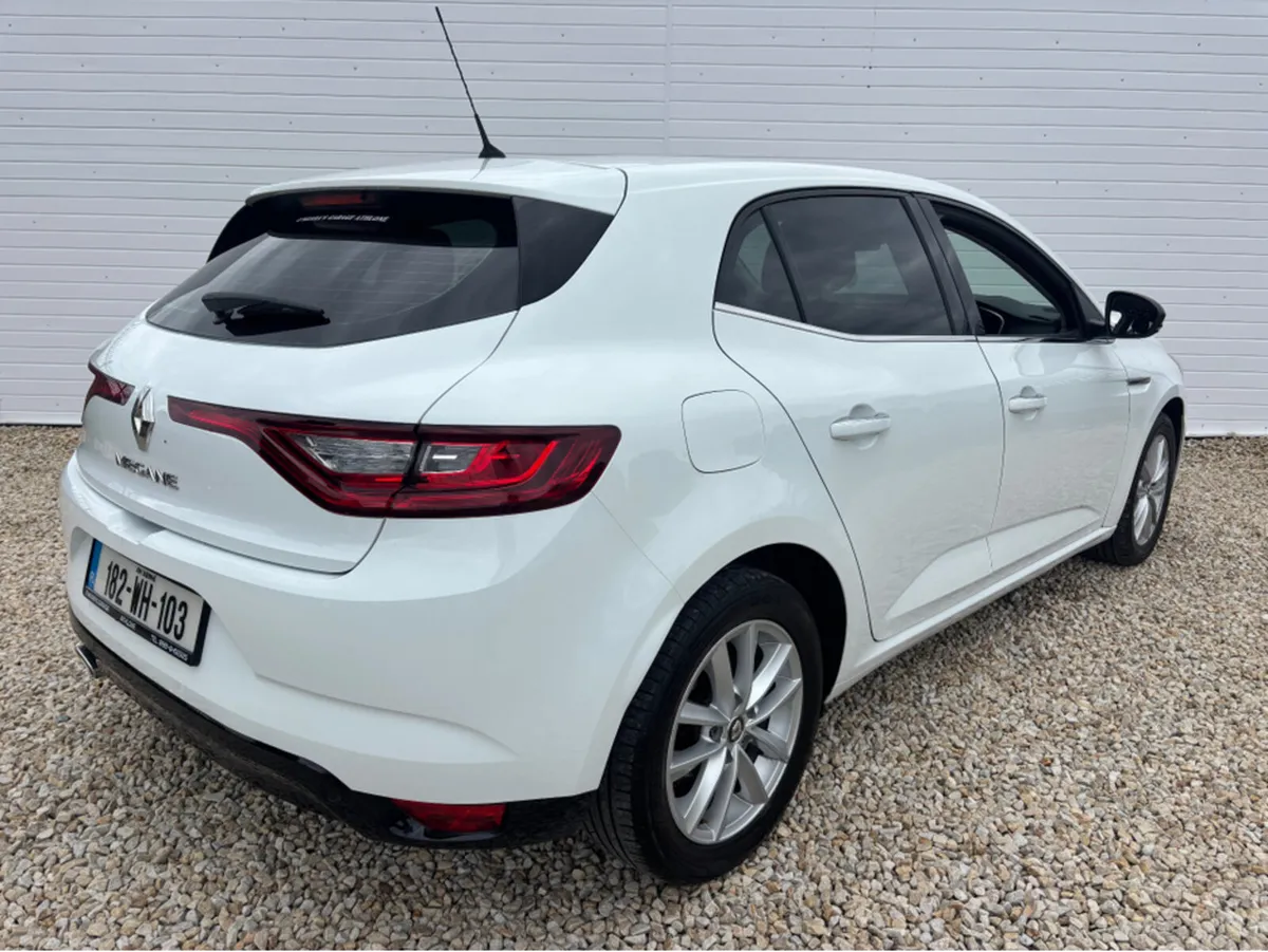 Renault Megane DYNAMIQUE NAV DCI 110 4DR - Image 3