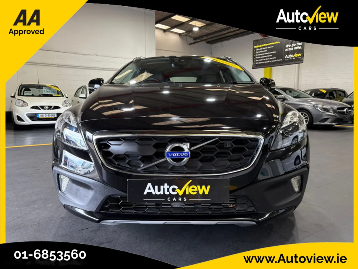 Volvo V40 Cross Country 2.0 Diesel. AA APPROVED // - Image 2