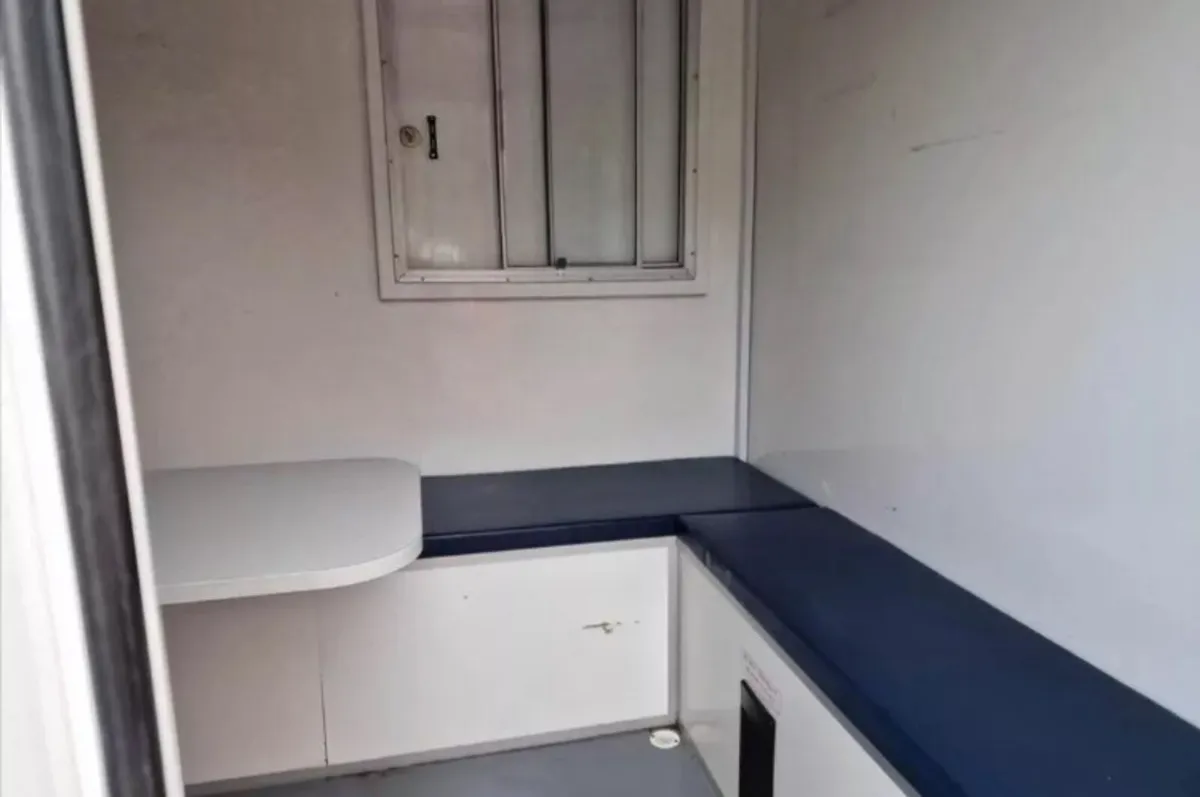 Welfare cabin - Image 2