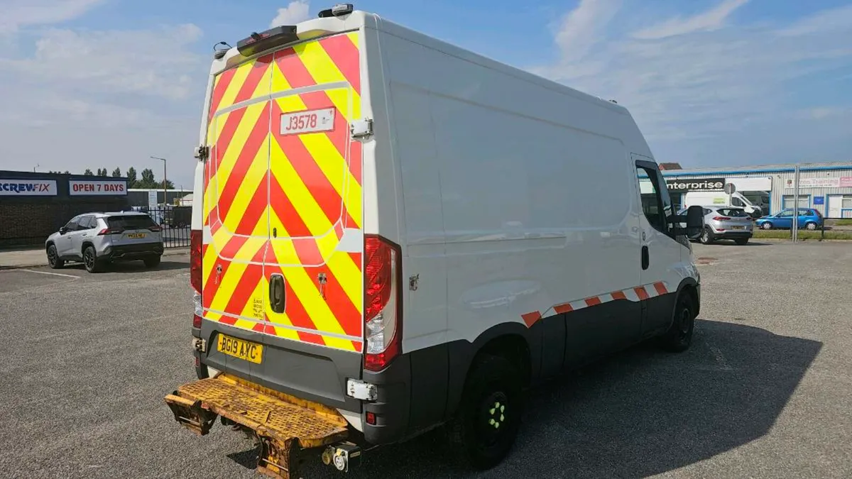 Iveco daily 35s12 2.3 onboard generator+ compresso - Image 3