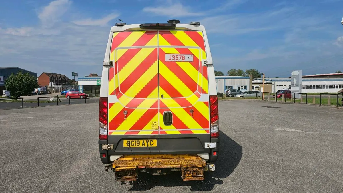 Iveco daily 35s12 2.3 onboard generator+ compresso - Image 4