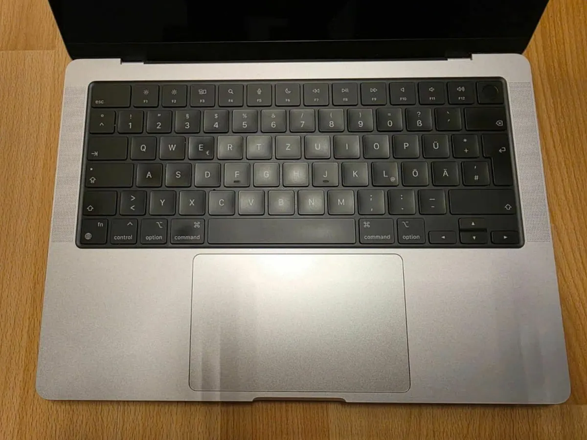 MacBook Pro - Image 3