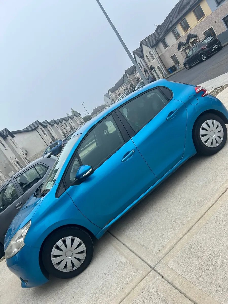 Peugeot 208 2012 - Image 1