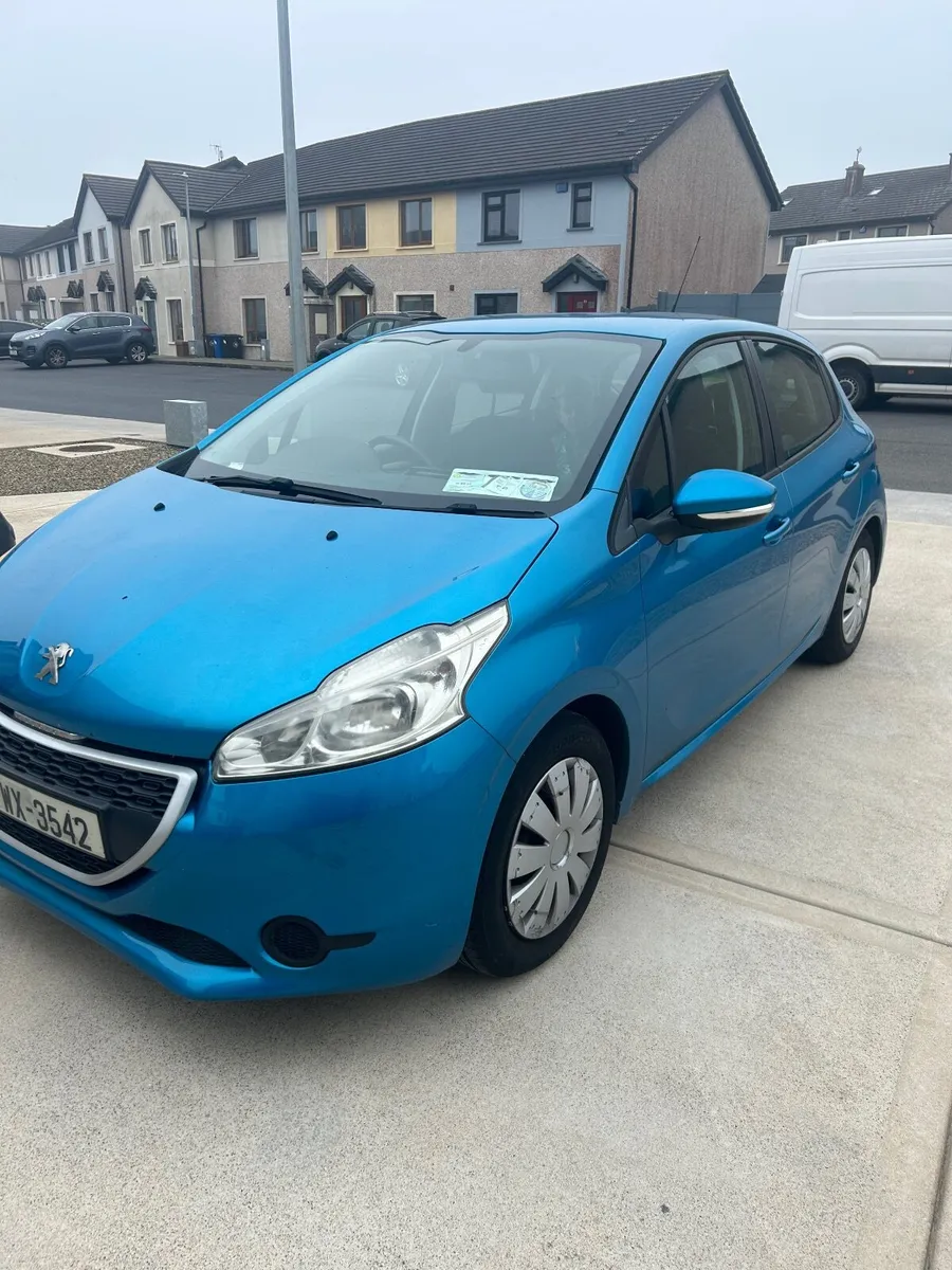 Peugeot 208 2012 - Image 2