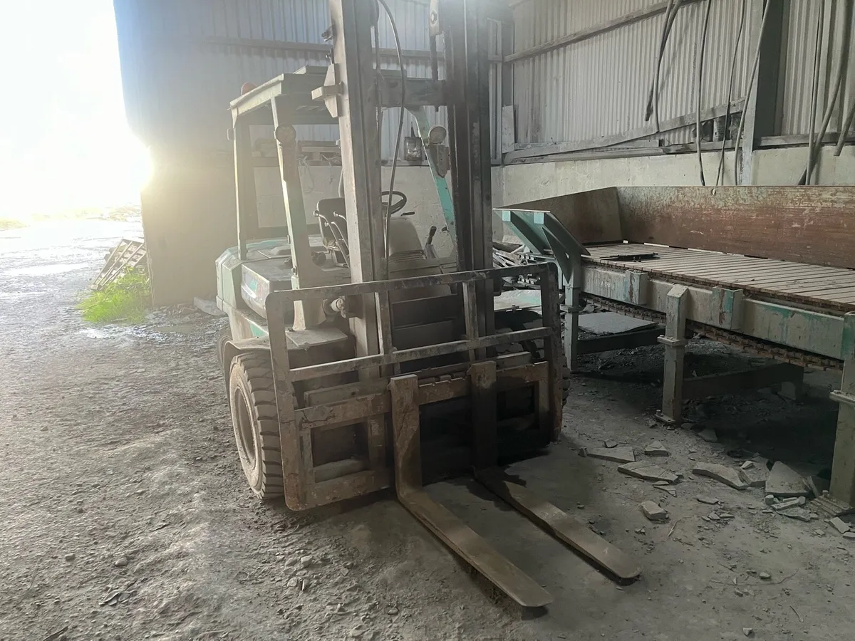 Mitsubishi fd40 forklift - Image 2