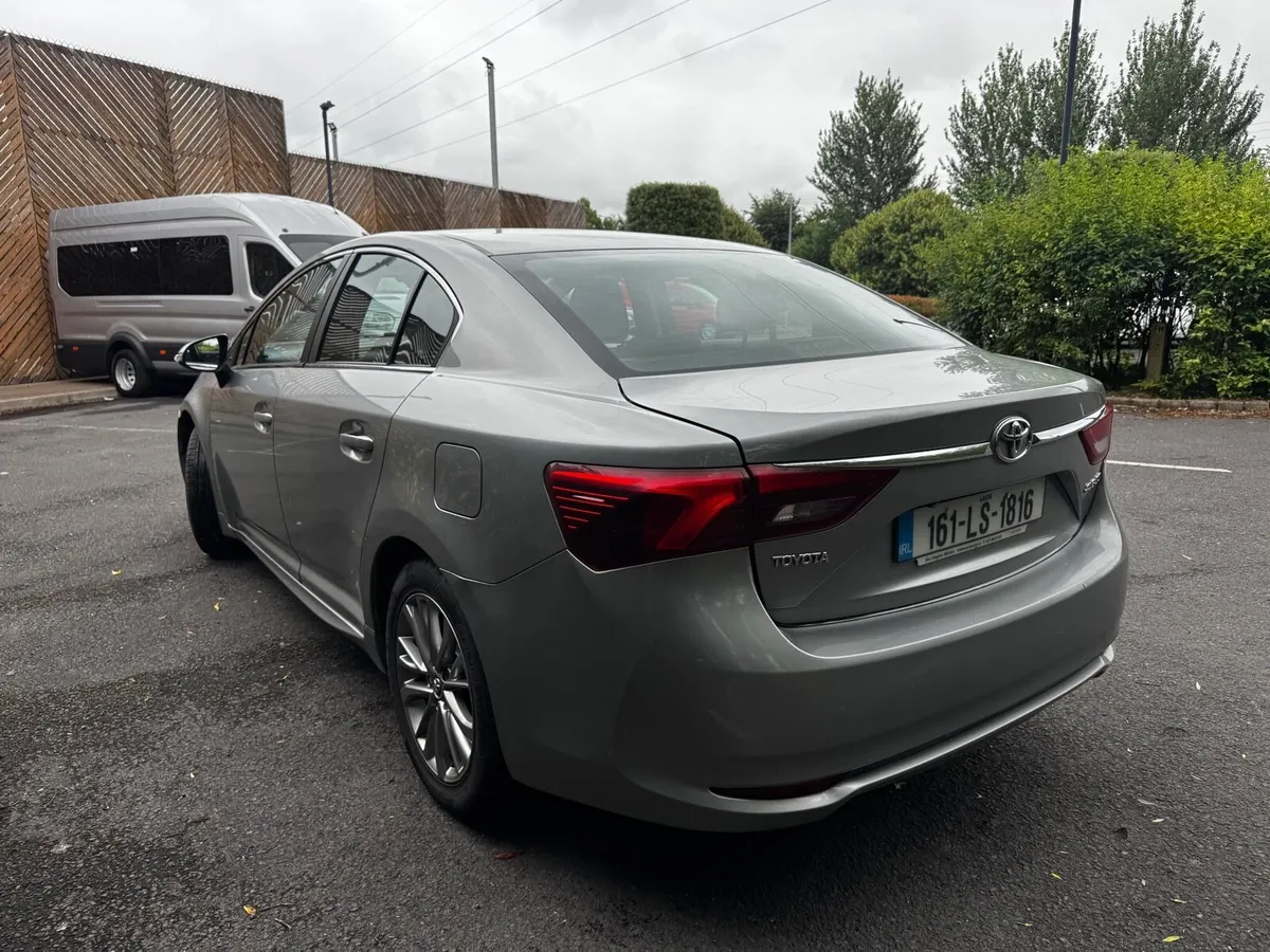 Toyota avensis 2.0 diesel - Image 4