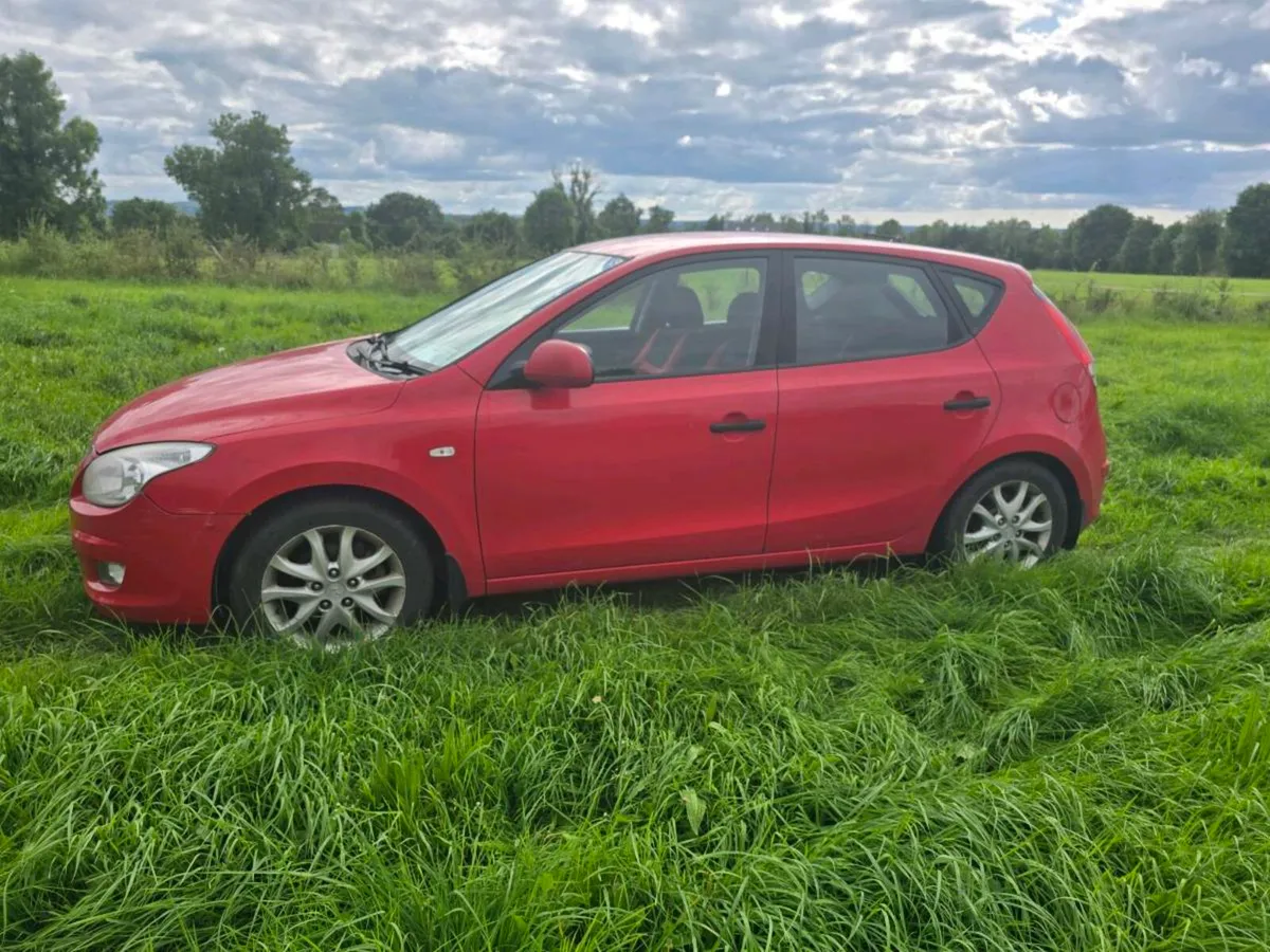 HYUNDAI I30 - Image 2