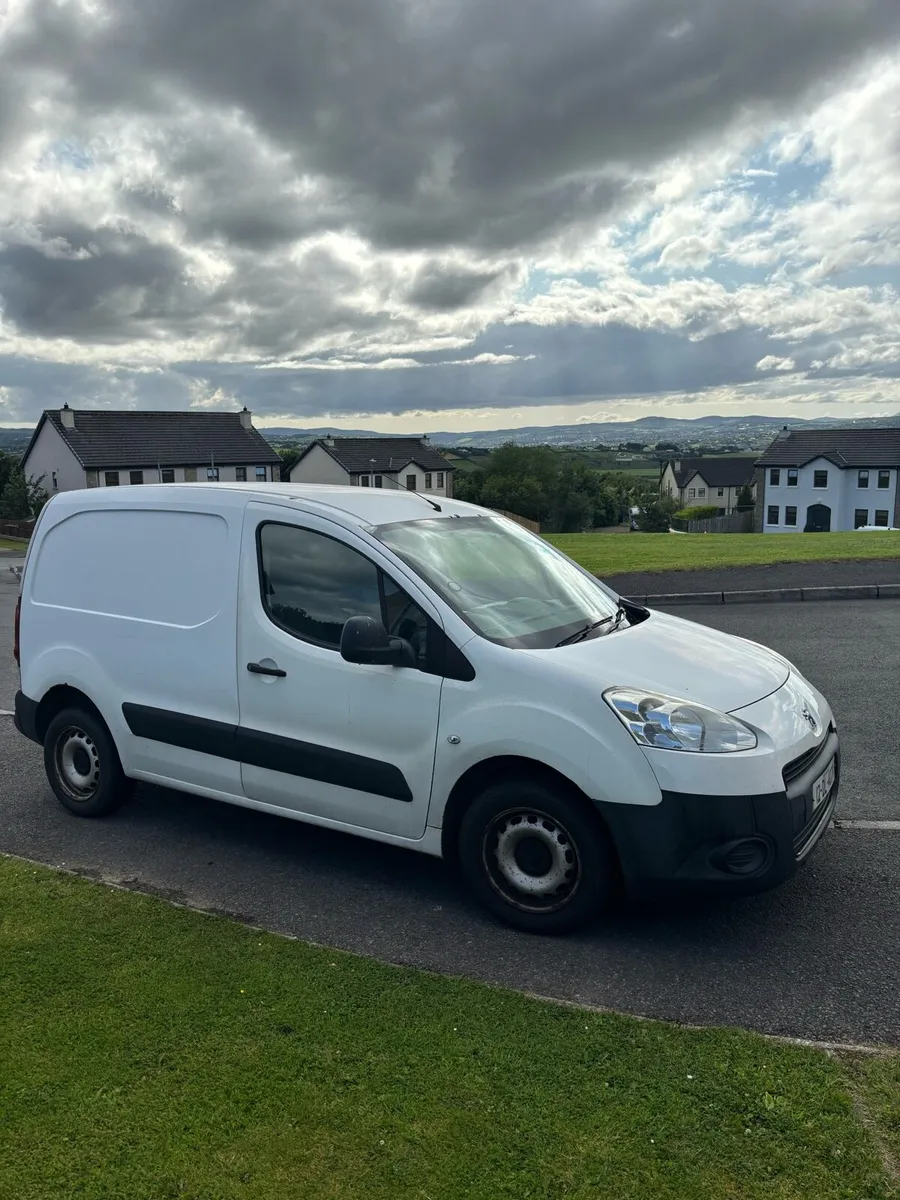 2012 Peugeot Partner - Image 1