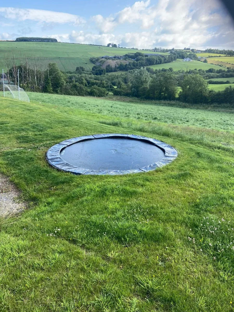 Berg Flatground Trampoline. 14ft - Image 1