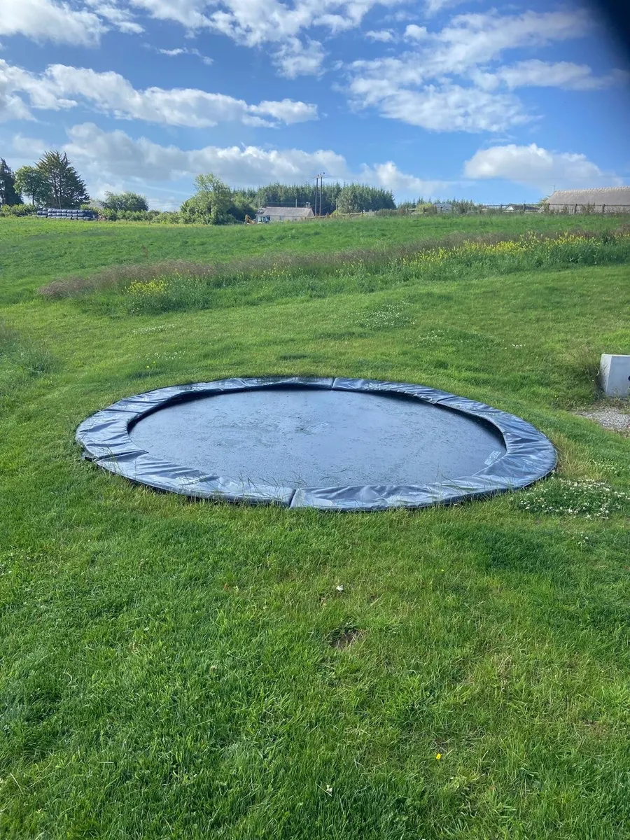 Berg Flatground Trampoline. 14ft - Image 3