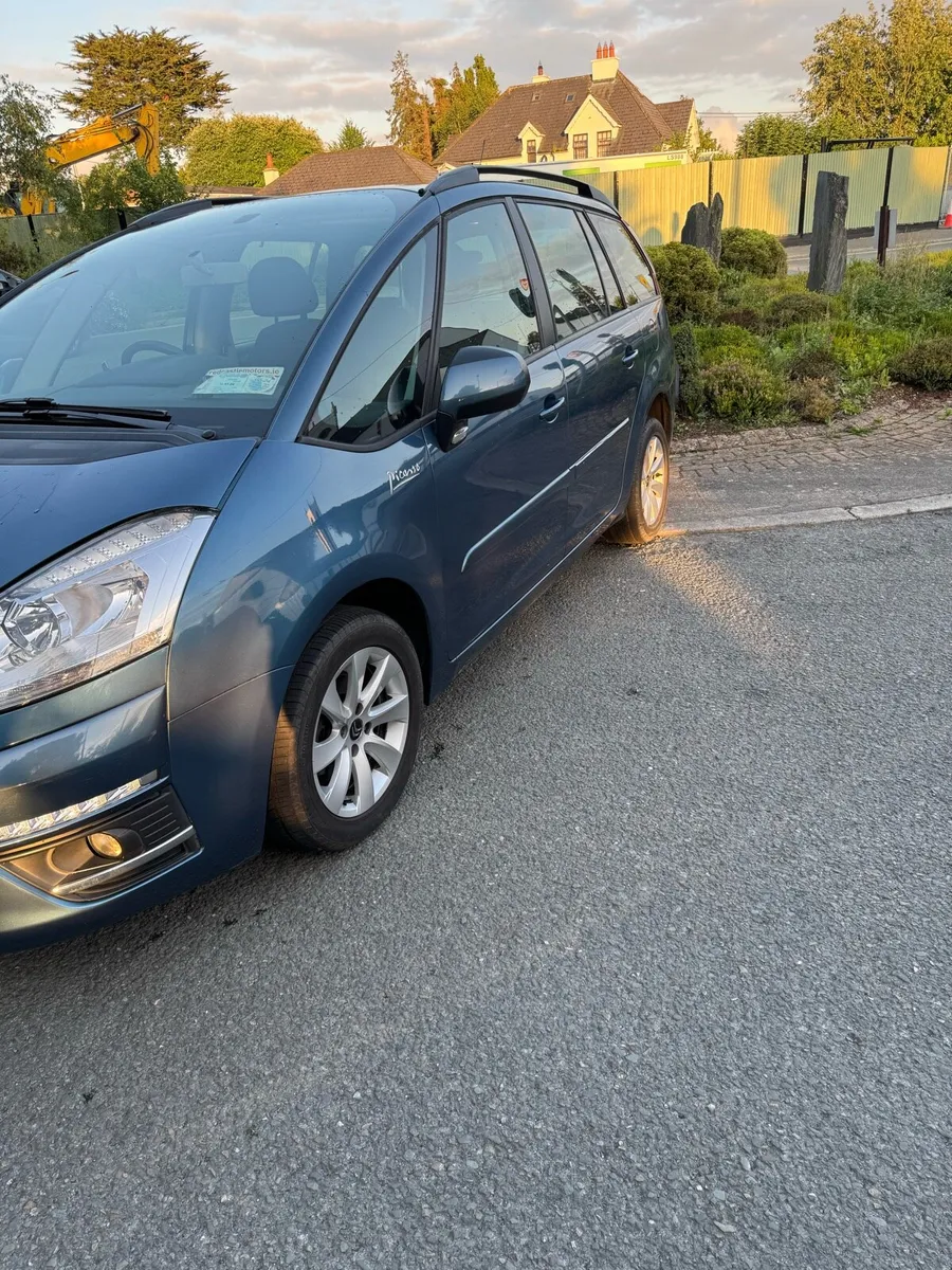 Car - Image 3