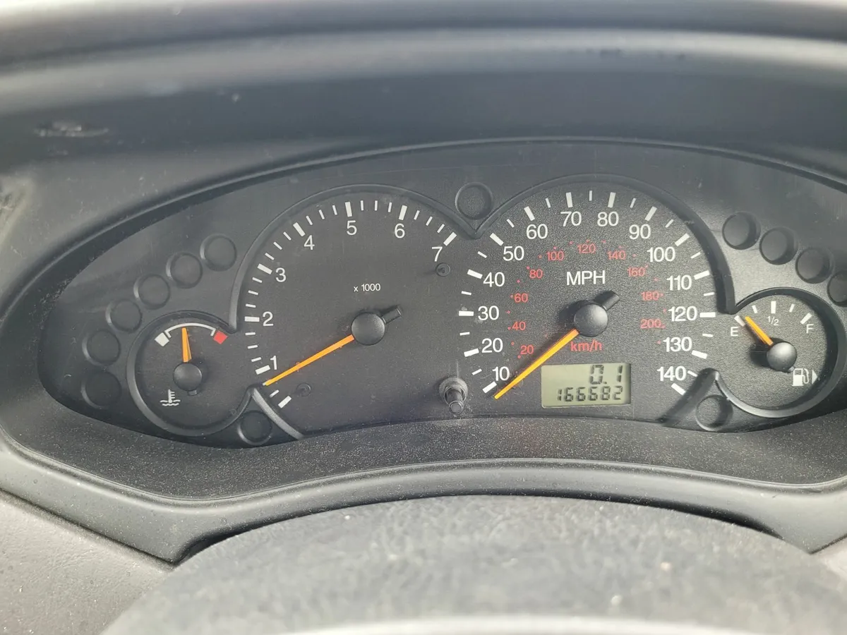 Ford Focus 2001 - Image 4