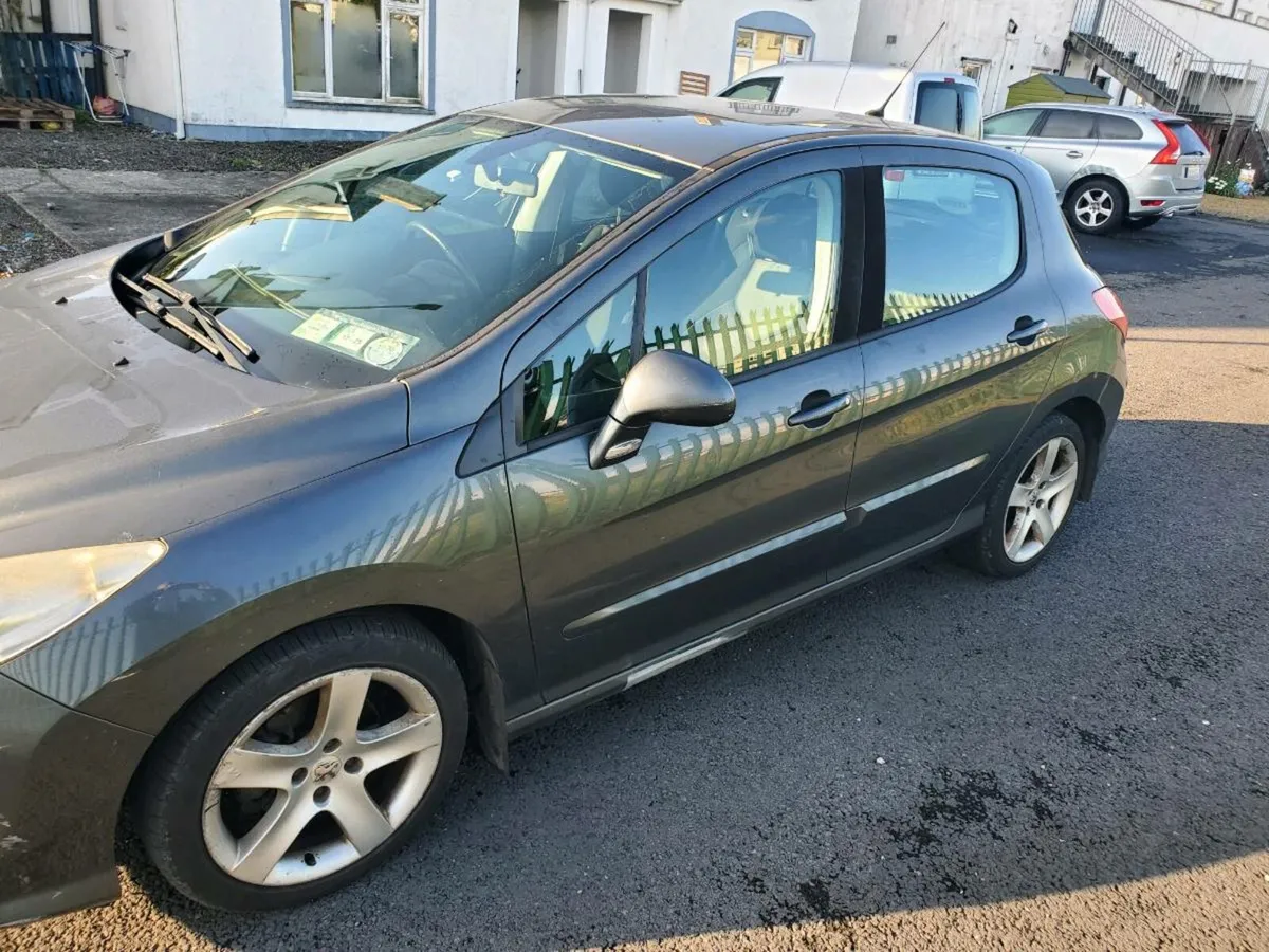Car - Image 2