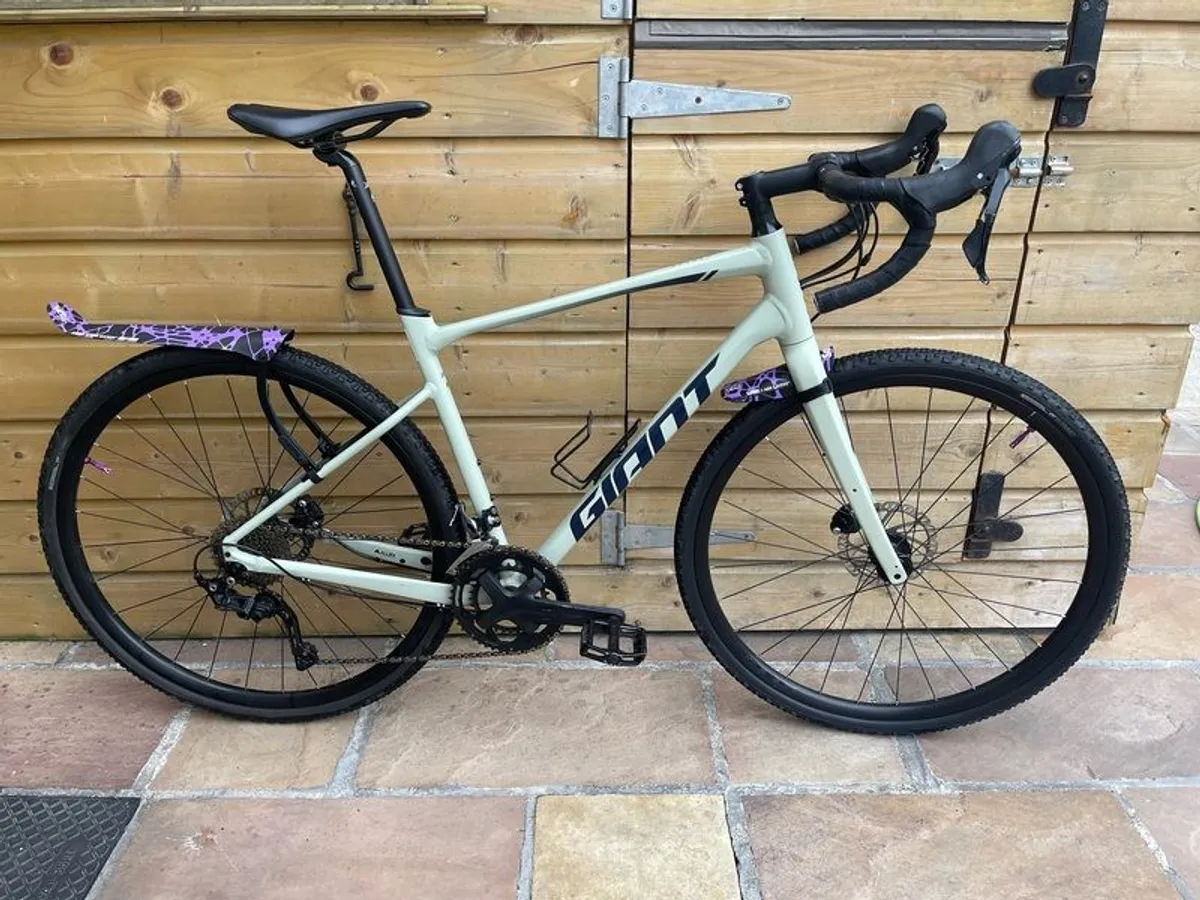 Giant Revolt 1 GRX Gravel Bike M/L - Image 1