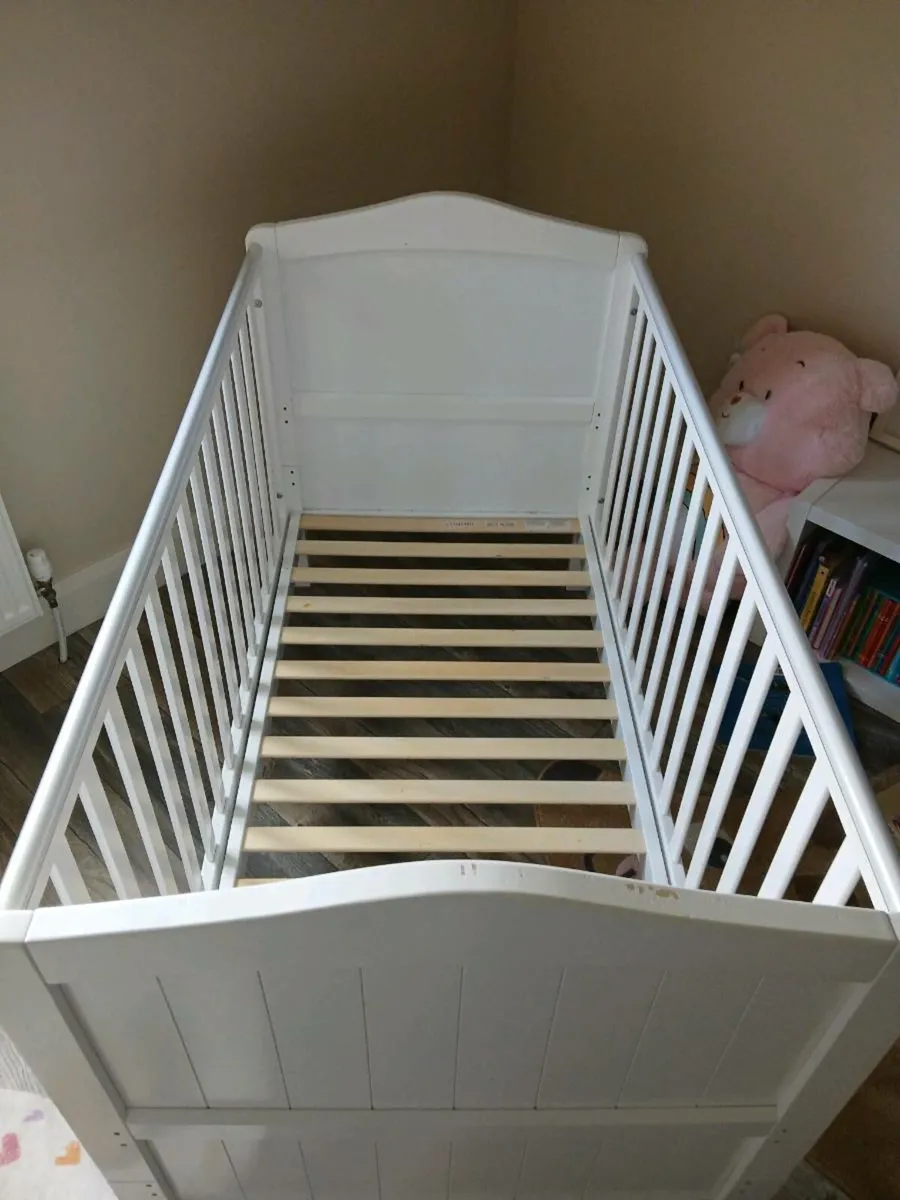 Cot bed - Image 1