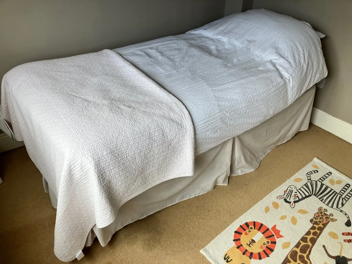 Beds - Image 2
