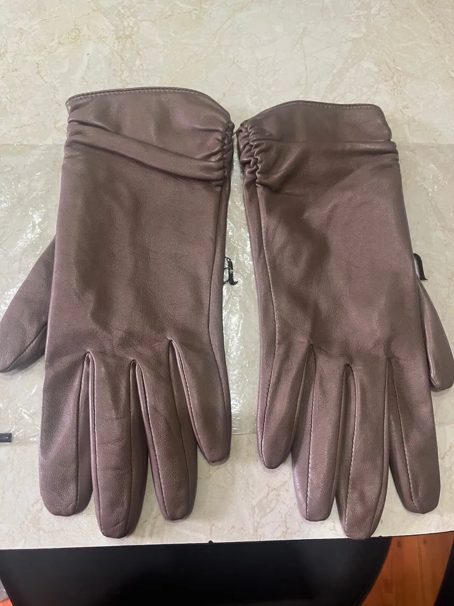 Designer Paula Rowan gloves - Image 4