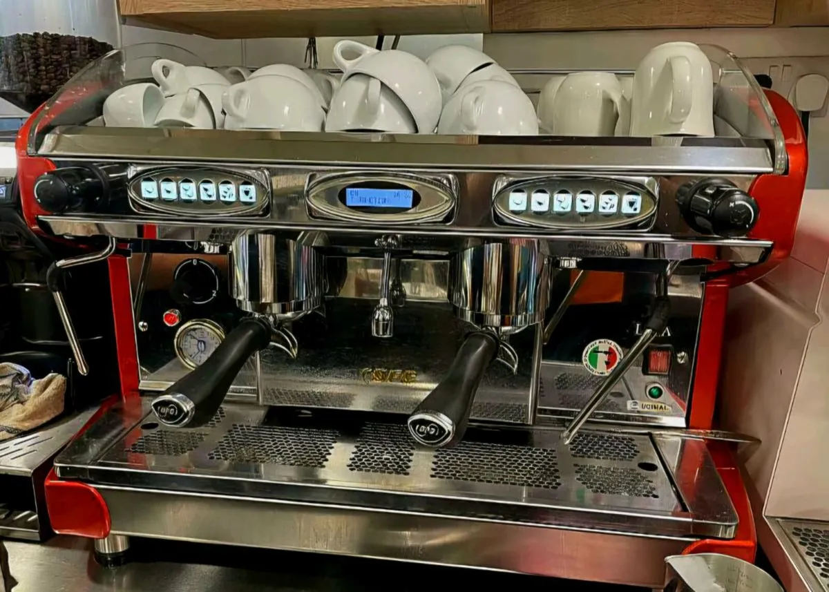 Coffe machine and grinder - Image 1